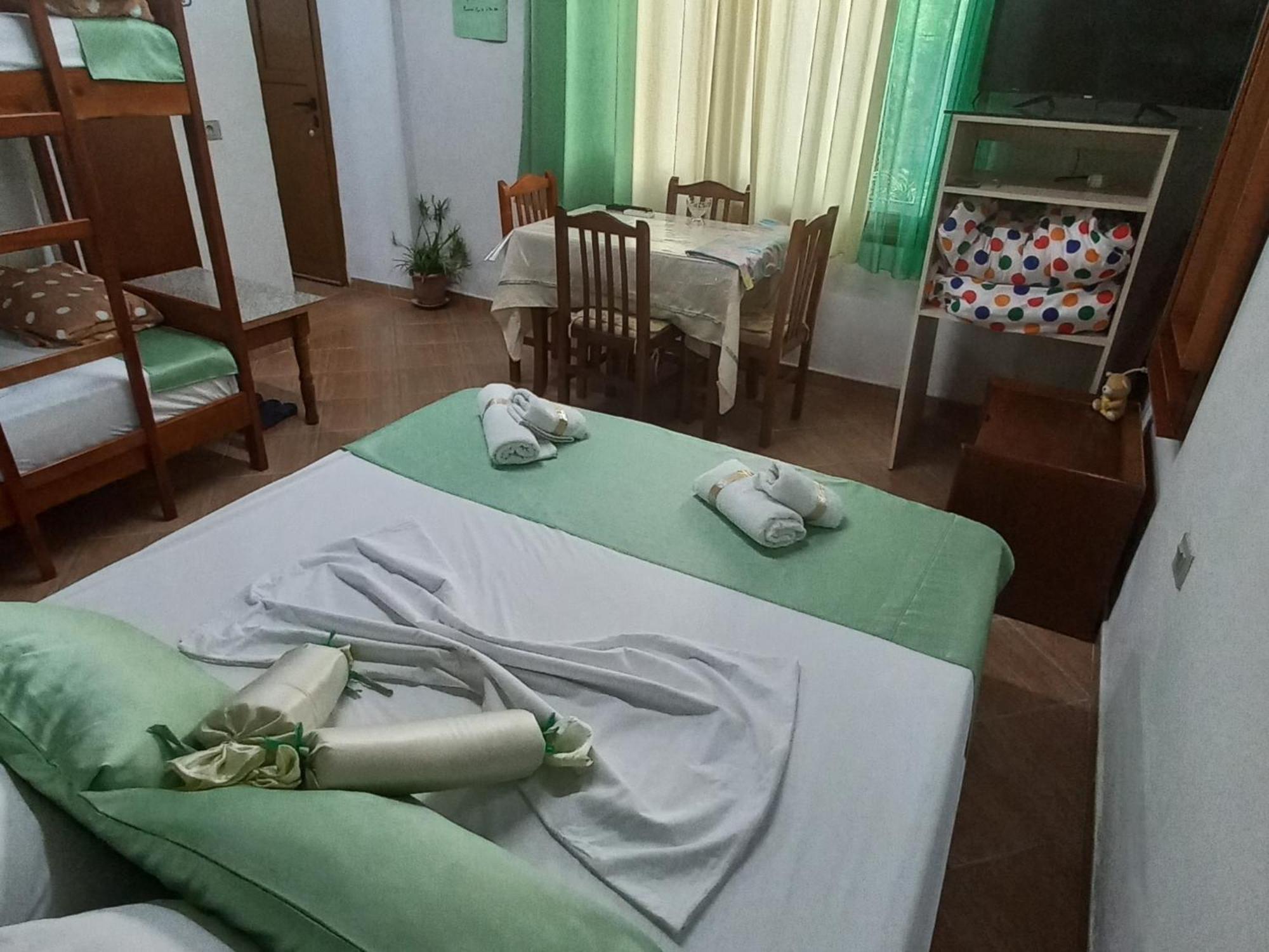 Green Oasis Holiday Home Вльора Екстер'єр фото